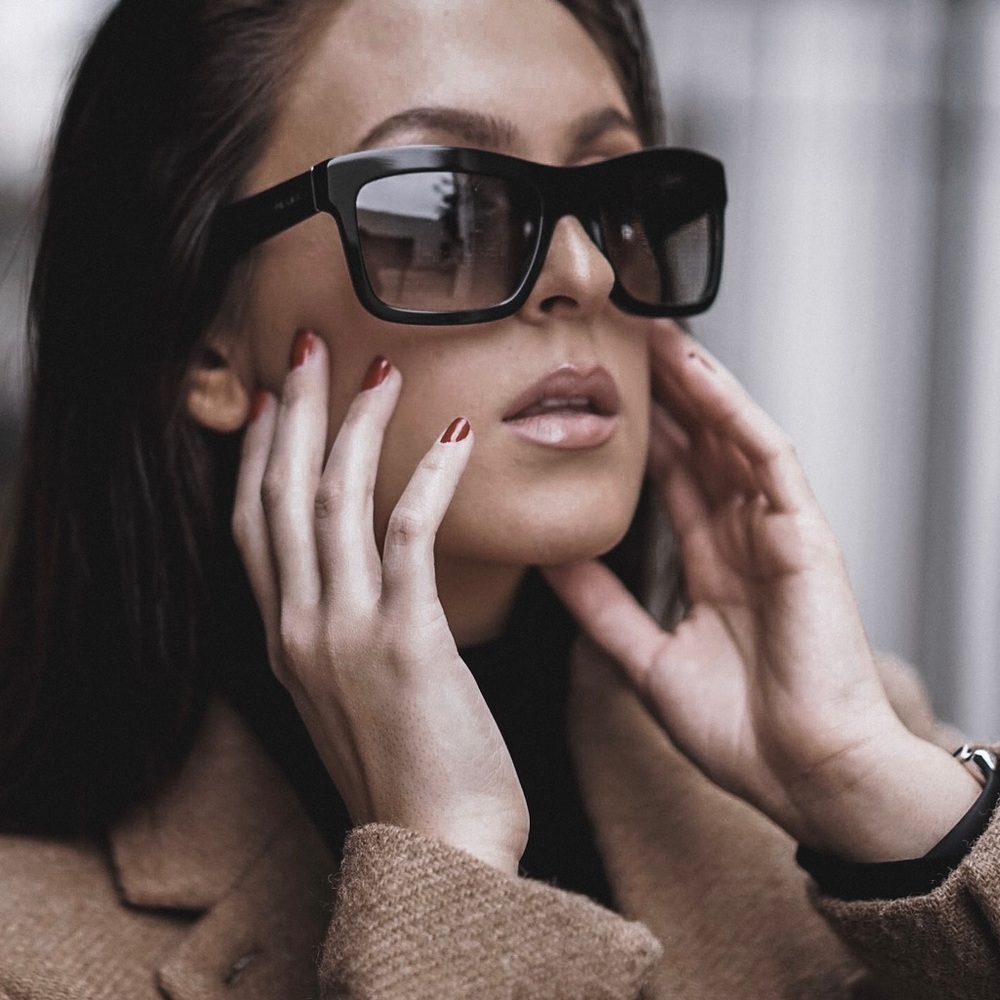 Prada Sunglasses PR 25QS